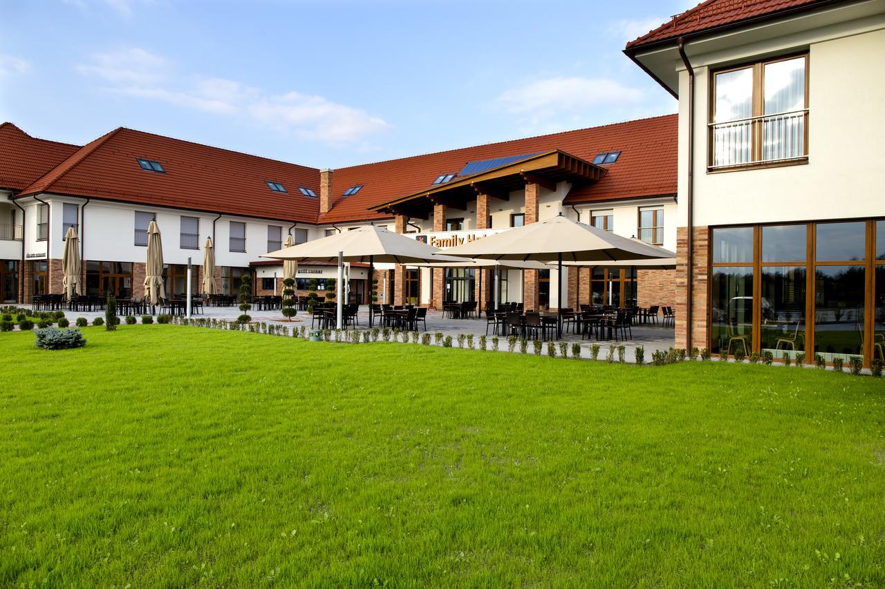 Family-Hotel Balastya Bagian luar foto