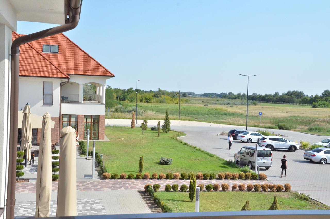 Family-Hotel Balastya Bagian luar foto